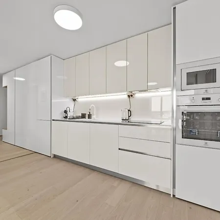 30th Floor - View From The Heart Of Eurovea Daire