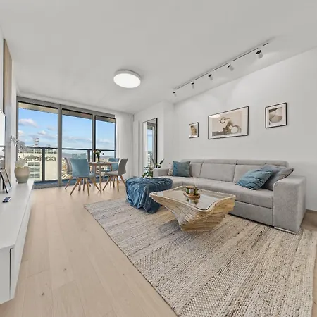 30th Floor - View From The Heart Of Eurovea Apartmán